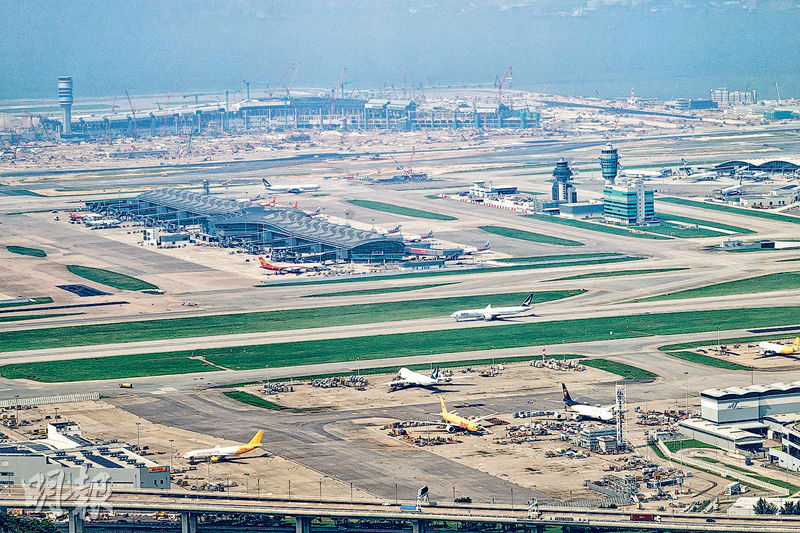 Talk of the townGNew Runway System at Hong Kong International Airport is Open!